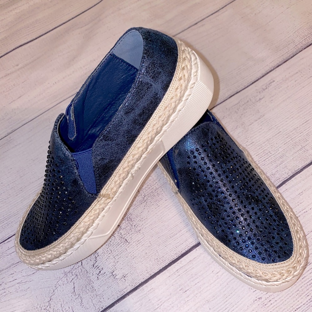 Kids Shoes Size 4
